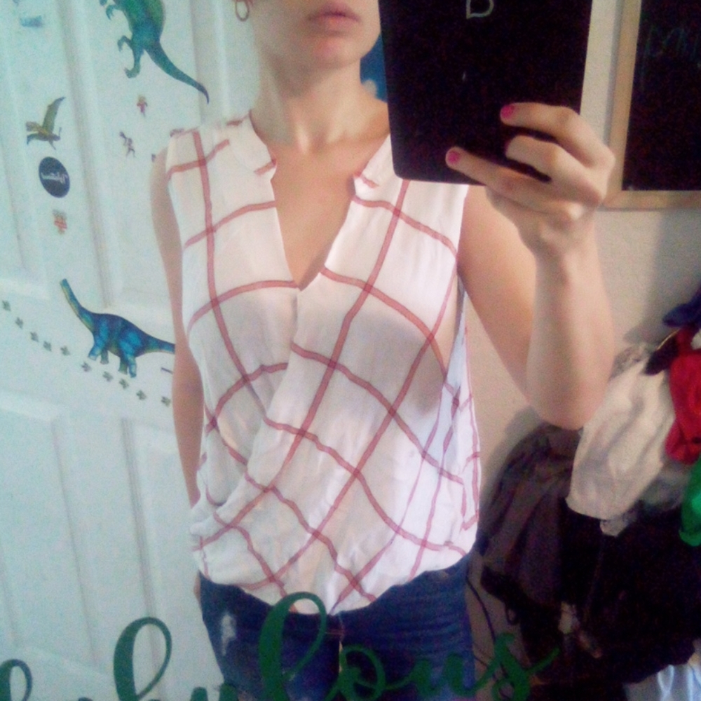 A.n.a white plaid sleeveless shirt